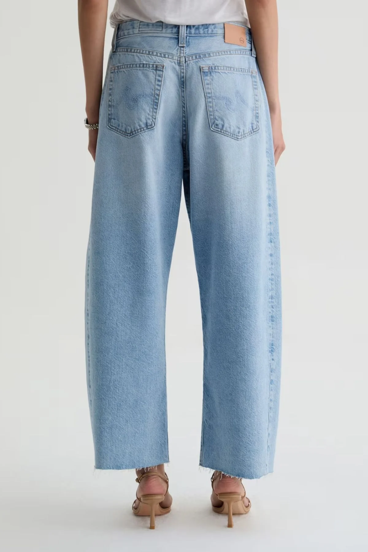 AG Denim Hattie Crop - Gesture - Image 4