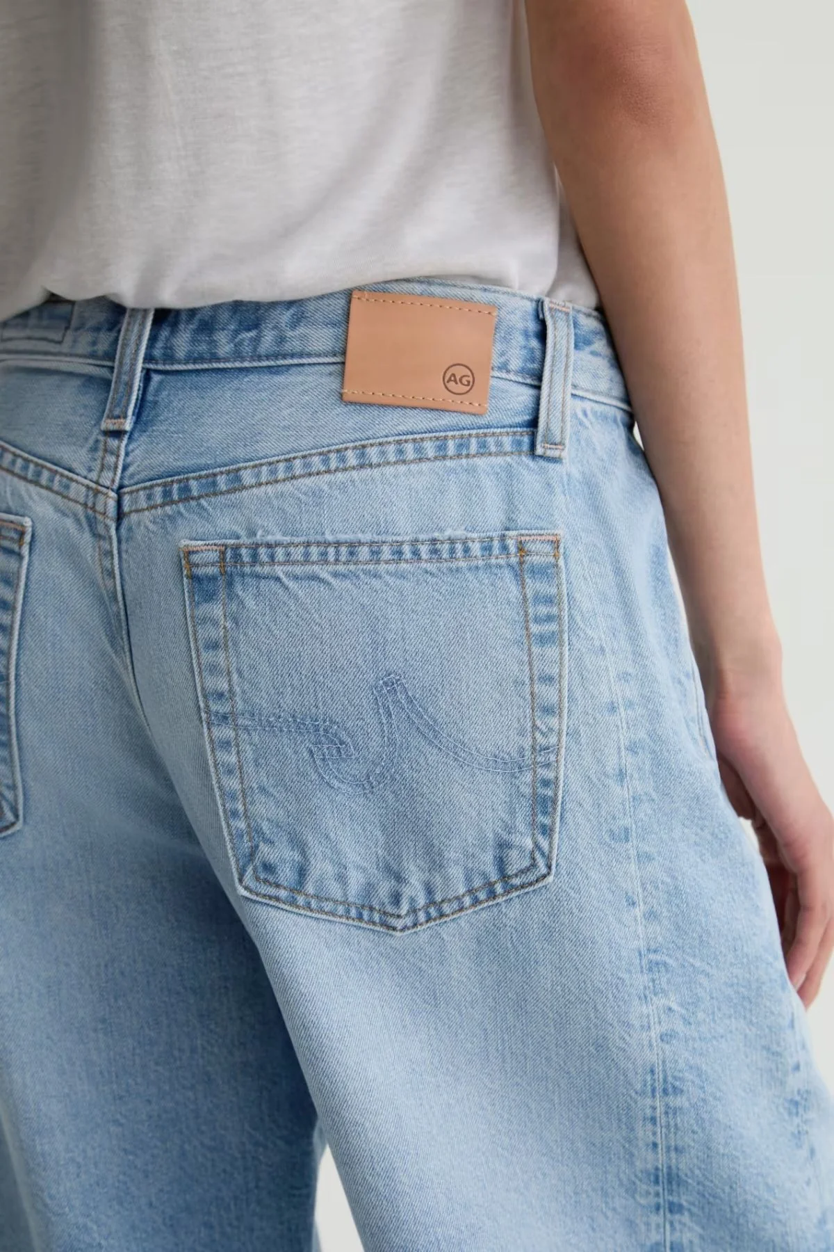AG Denim Hattie Crop - Gesture - Image 5