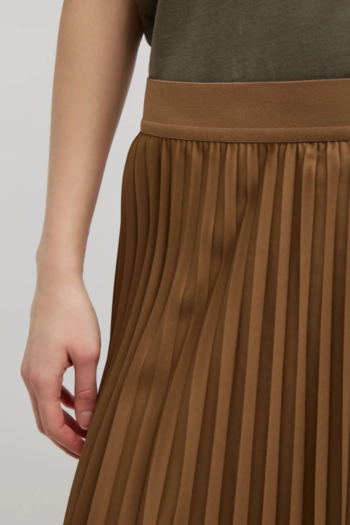 Tibi Nylon Pleating Sunray Pull on Skirt - Loden - Image 4