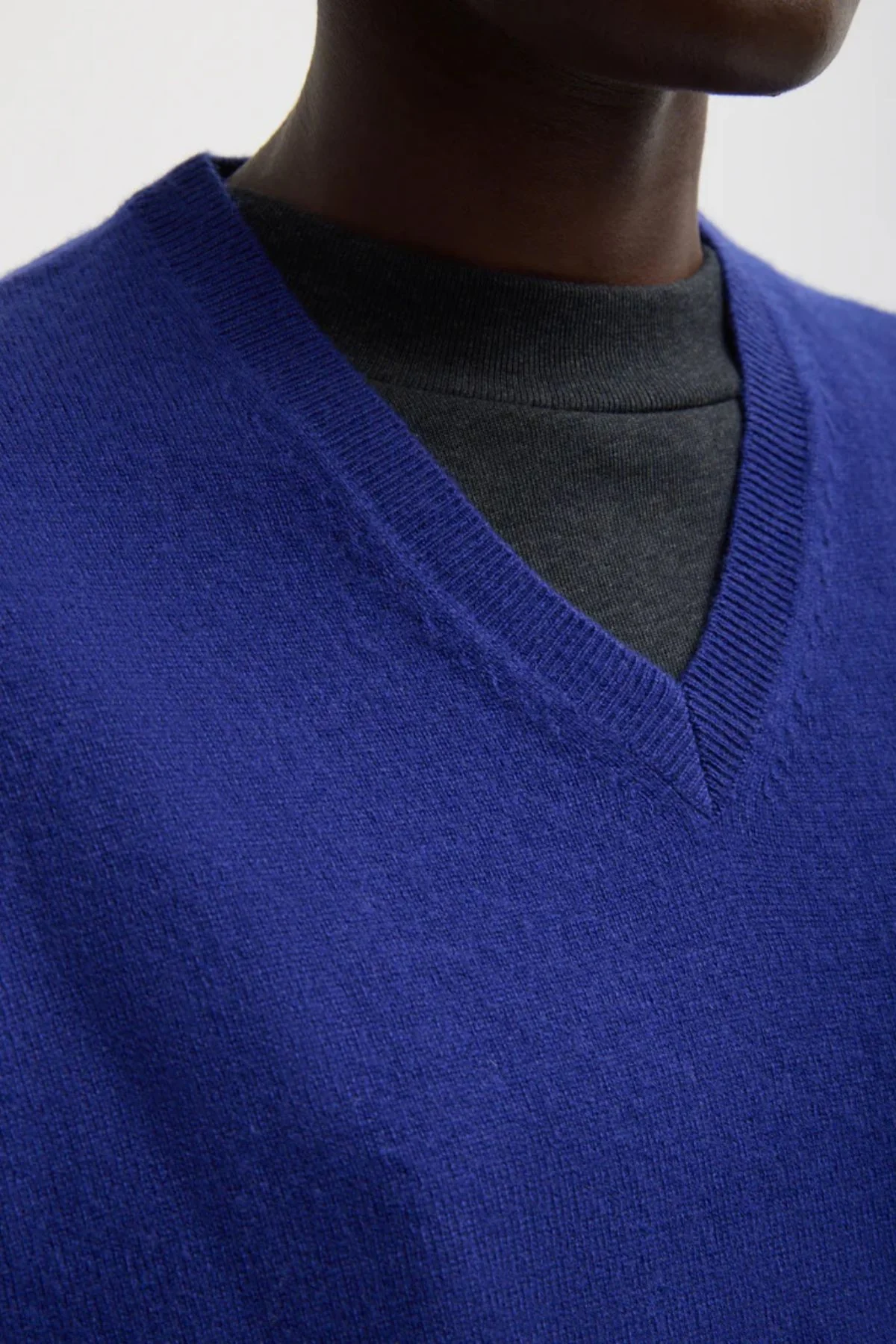 Tibi Washable Cashmere Easy V-Neck - Ink Blue - Image 4
