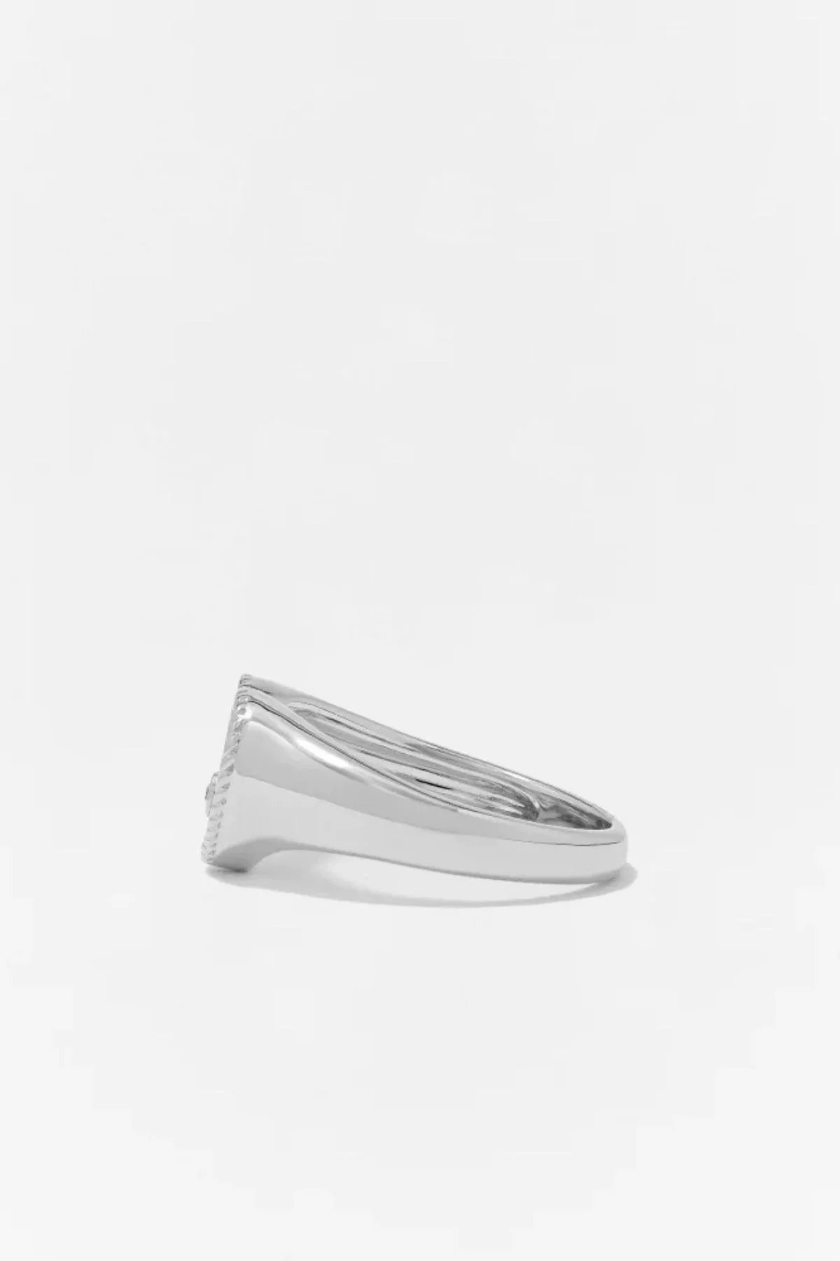 Yvonne Léon Baby Chevalière Heart Ring - White Gold - Image 4