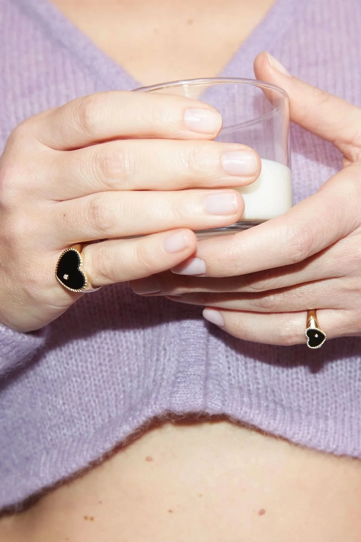 Yvonne Léon Baby Chevaliere Onyx Heart Ring - Yellow Gold - Image 3