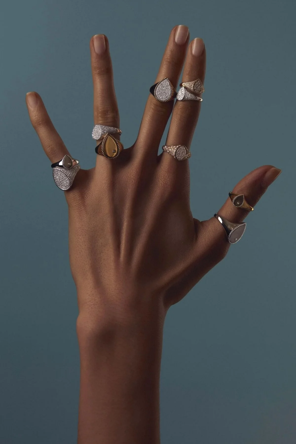 Yvonne Léon Baby Chevalière Pear Ring - Yellow Gold - Image 3