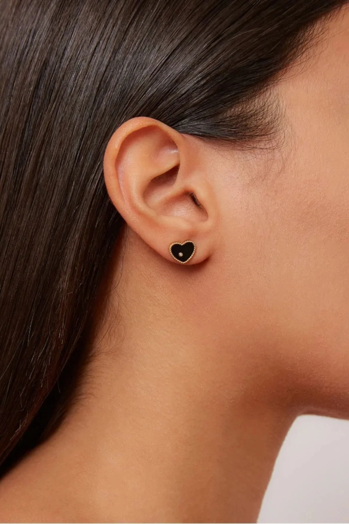 Yvonne Léon Baby Heart Earrings - Onyx/ Yellow Gold - Image 2