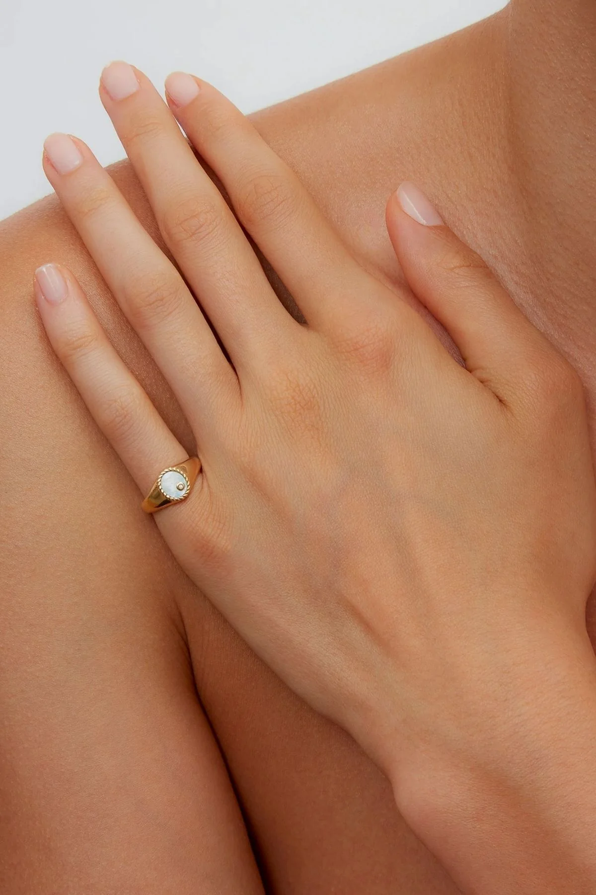 Yvonne Léon Baby Pearl Oval Chevalière Ring - Yellow Gold - Image 4