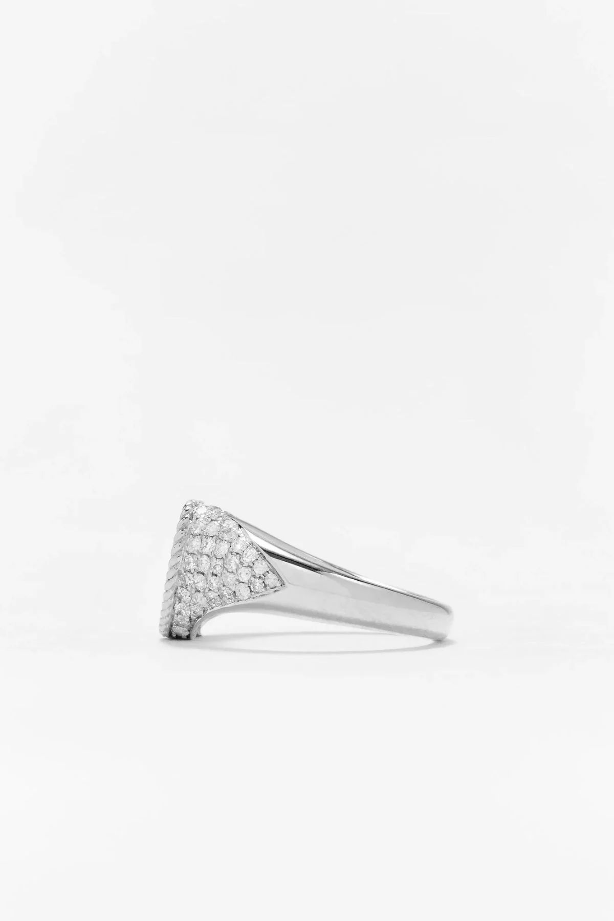 Yvonne Léon Baby Oval Chevalière Diamond Ring - White Gold - Image 2