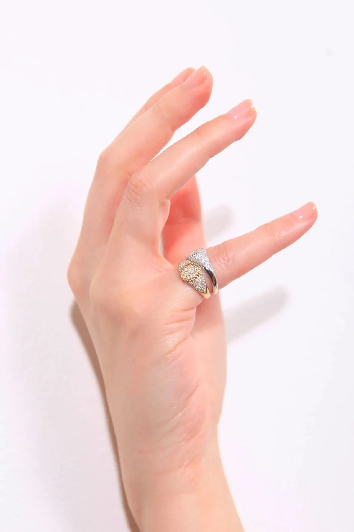 Yvonne Léon Baby Oval Chevalière Diamond Ring - White Gold - Image 3