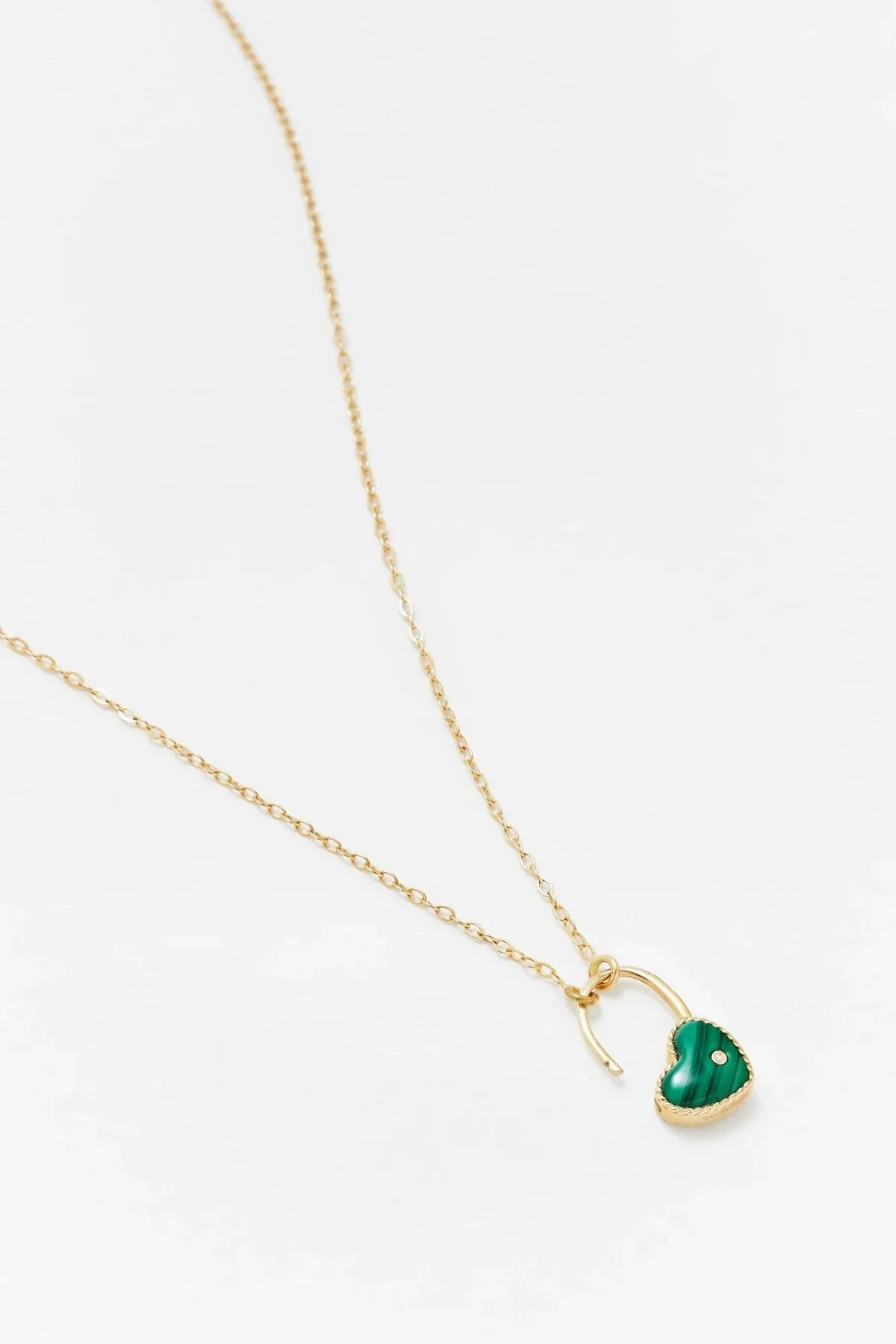 Yvonne Léon Cadenas Heart Malachite Necklace - Yellow Gold - Image 2