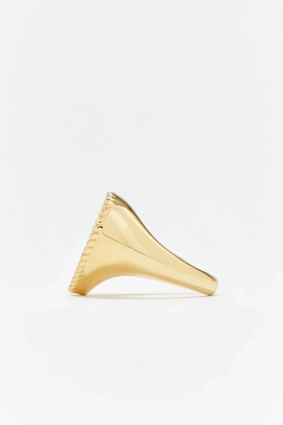 Yvonne Léon Large Chevalière Heart Ring - Yellow Gold - Image 2