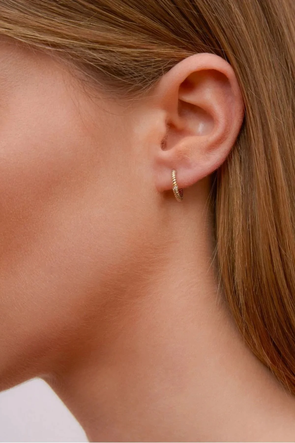 Yvonne Léon Mini Twist Hoops - Yellow/ White Gold - Image 2