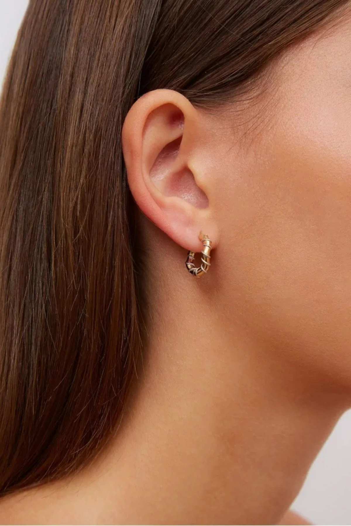 Yvonne Léon Mini Créoles Twistées Gold Earrings - Yellow Gold - Image 3