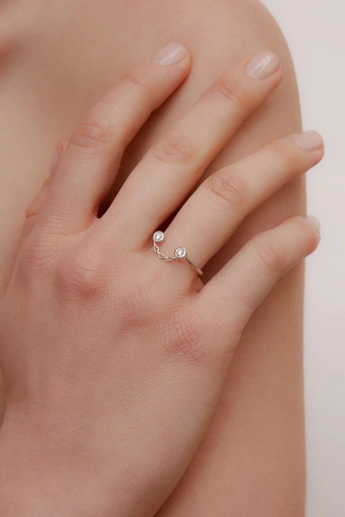 Yvonne Léon Sourire Diamond Ring - White Gold - Image 3