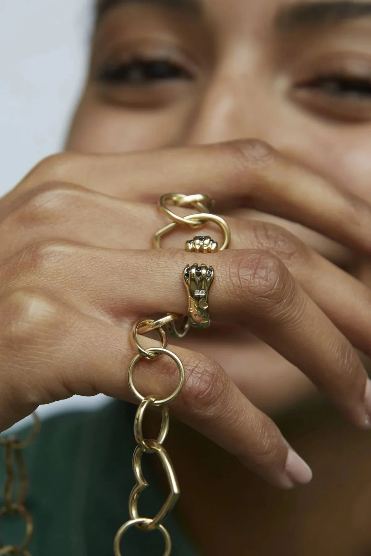 Yvonne Léon Tiger Claw Diamond Ring - Yellow Gold - Image 4